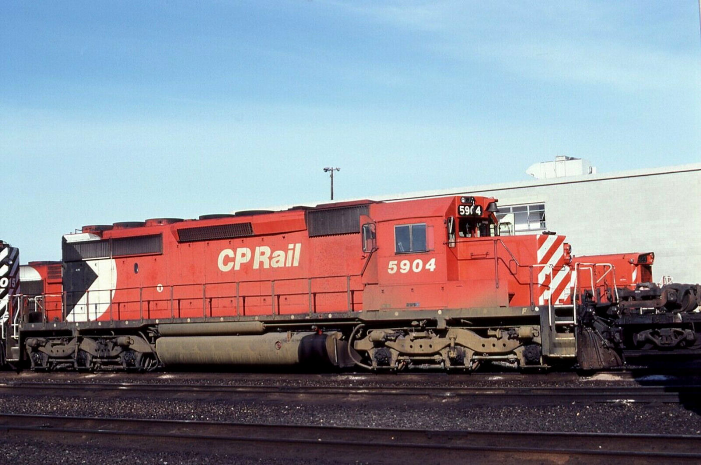 CP SD40-2 5904 wears a General Motors factory applied A8L scheme, complete with reflective frame circles.
